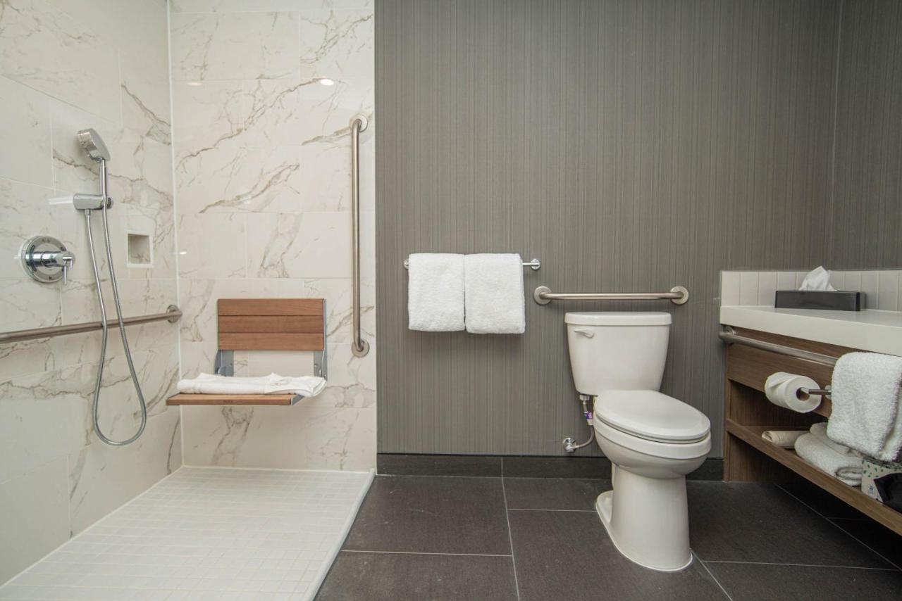 Sandman Signature Ottawa Airport Hotel Экстерьер фото